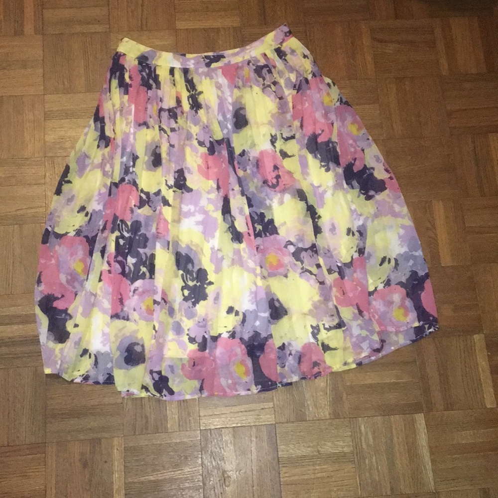 Floral pleated skirt